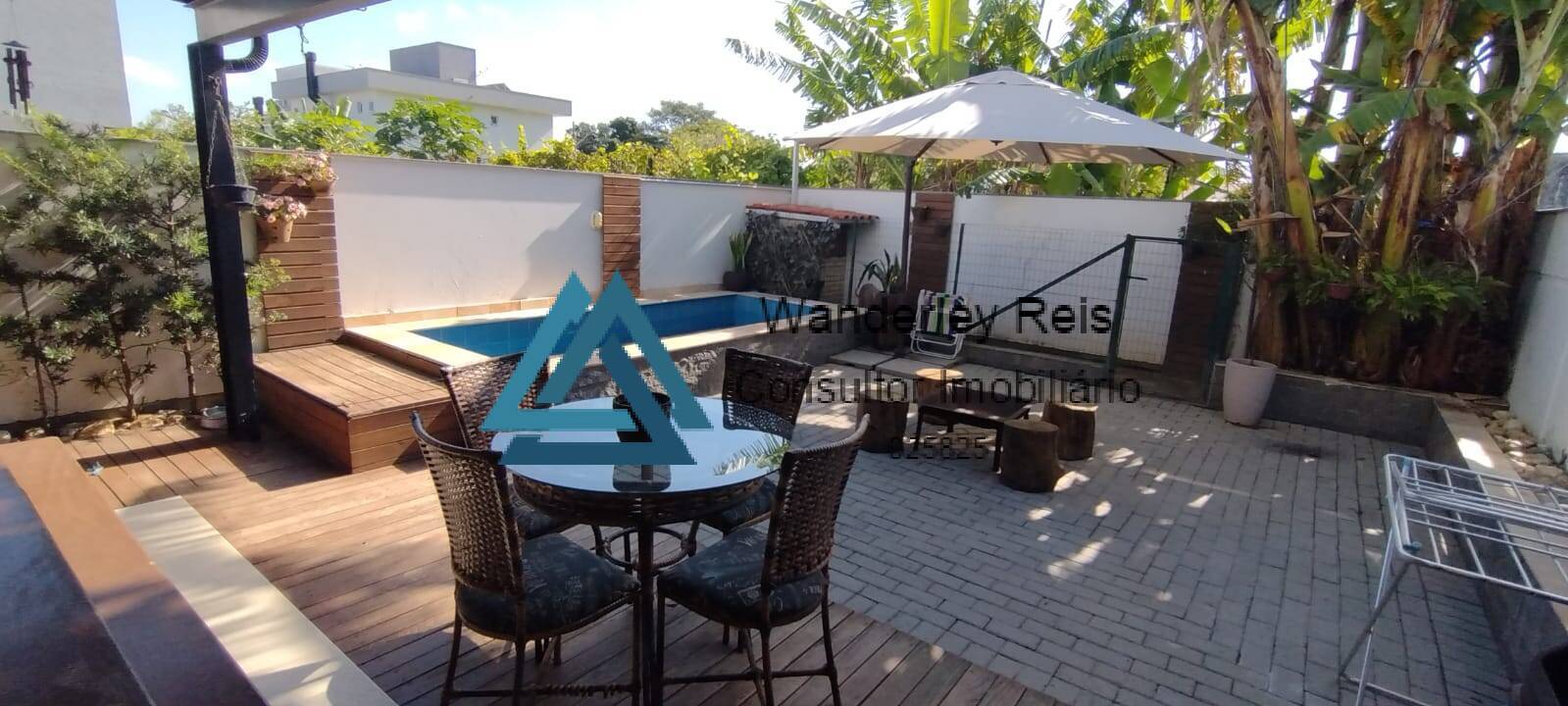 Casa à venda com 3 quartos, 215m² - Foto 2