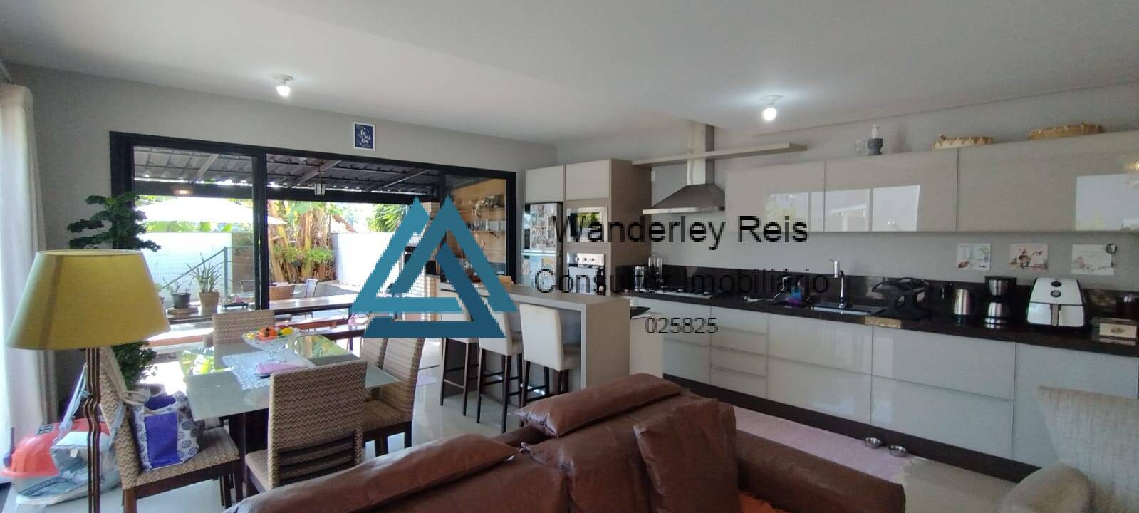 Casa à venda com 3 quartos, 215m² - Foto 11