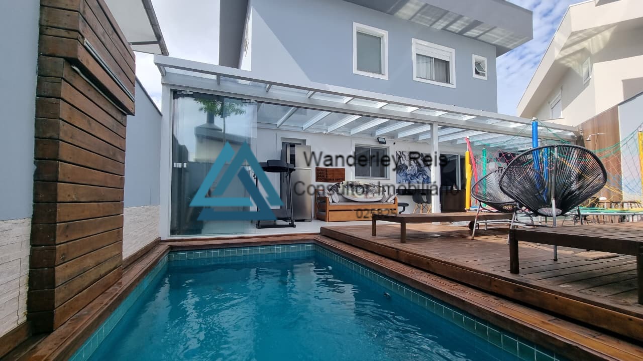 Casa, 3 quartos, 245 m² - Foto 1